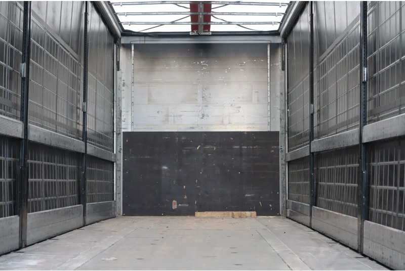 Kögel SN 24 Schuifzeil, Schuifdak, lift as, stuur-as, Rongen gaten + ice killer. - نصف مقطورة ستارة: صورة 4 Kögel SN 24 Schuifzeil, Schuifdak, lift as, stuur-as, Rongen gaten + ice killer. - نصف مقطورة ستارة: صورة 4