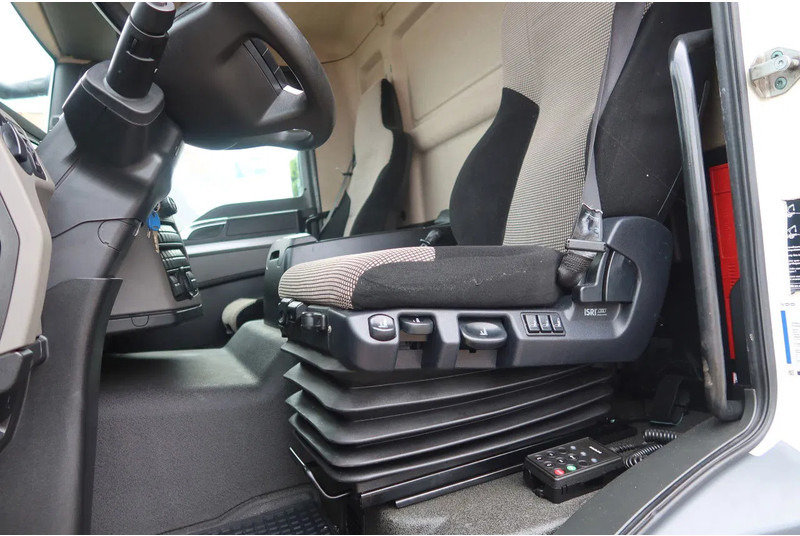 MAN 26.320 TGM Bak+Klep stuur lift as Bar klep 2.000 kg - شاحنة مقفلة: صورة 5 MAN 26.320 TGM Bak+Klep stuur lift as Bar klep 2.000 kg - شاحنة مقفلة: صورة 5