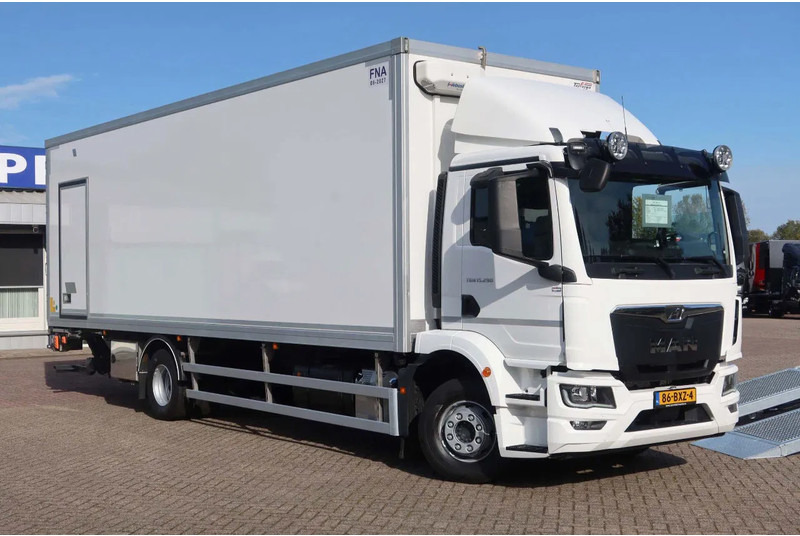 MAN TGM 15.290 Bak + klep Full air suspension Euro 6 Automaat - شاحنة مقفلة: صورة 2 MAN TGM 15.290 Bak + klep Full air suspension Euro 6 Automaat - شاحنة مقفلة: صورة 2