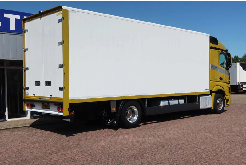 Mercedes-Benz Actros 1933 L Aluminium Bakwagen , Horse / tracing truck. Met deuren + 1 bed. - شاحنة مقفلة: صورة 3 Mercedes-Benz Actros 1933 L Aluminium Bakwagen , Horse / tracing truck. Met deuren + 1 bed. - شاحنة مقفلة: صورة 3