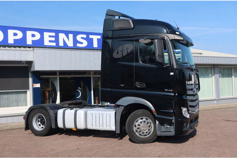 وحدة جر Mercedes-Benz Actros 1942 LS 4x2: صورة 15