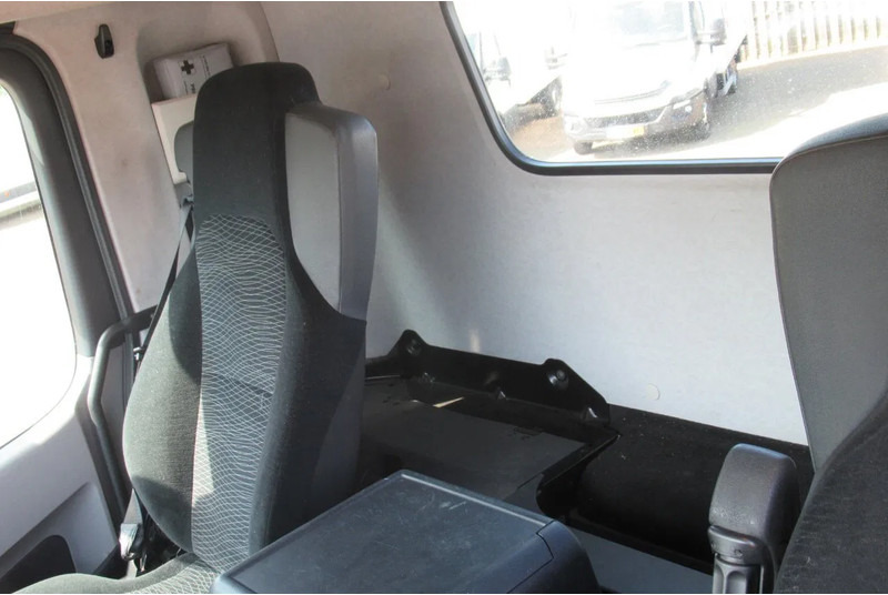 Mercedes-Benz Antos 1833 L - وحدة جر: صورة 4 Mercedes-Benz Antos 1833 L - وحدة جر: صورة 4