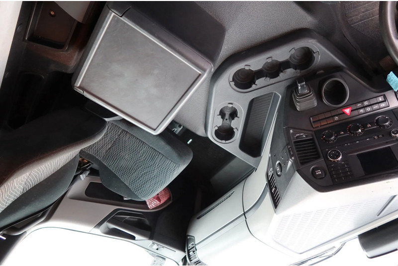 شاحنة مقفلة Mercedes-Benz Antos 1924L Huif + Klep Dhollandia 2000 KG Euro 6: صورة 6 شاحنة مقفلة Mercedes-Benz Antos 1924L Huif + Klep Dhollandia 2000 KG Euro 6: صورة 6