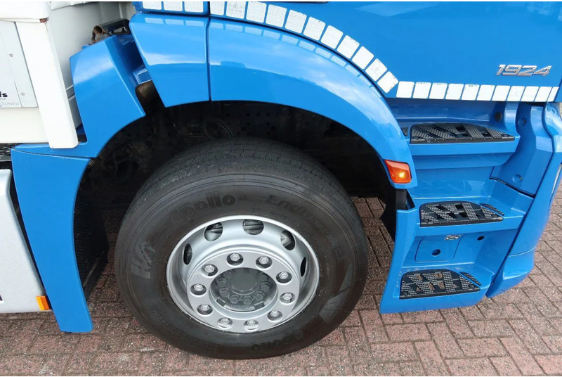 شاحنة مقفلة Mercedes-Benz Antos 1924L Huif + Klep Dhollandia 2000 KG Euro 6: صورة 12 شاحنة مقفلة Mercedes-Benz Antos 1924L Huif + Klep Dhollandia 2000 KG Euro 6: صورة 12