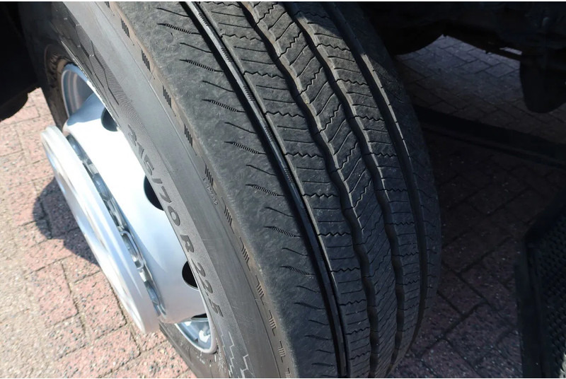 Mercedes-Benz Antos 2127 L Bak + klep 2000 kg Euro 6 - شاحنة مقفلة: صورة 5 Mercedes-Benz Antos 2127 L Bak + klep 2000 kg Euro 6 - شاحنة مقفلة: صورة 5