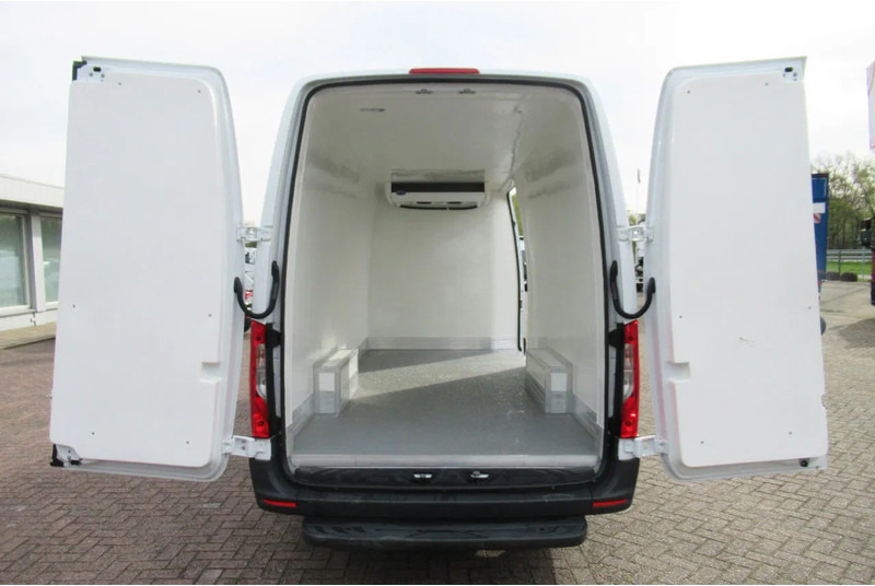Mercedes-Benz Sprinter 314 CDI Koel/Vries/ verwarmen 220 volt nachtaansluiting - شاحنة مُبرّدة للتوصيل: صورة 3 Mercedes-Benz Sprinter 314 CDI Koel/Vries/ verwarmen 220 volt nachtaansluiting - شاحنة مُبرّدة للتوصيل: صورة 3