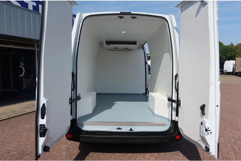 Renault Master Koel/Vries/Verwarmen Met nachtaansluiting 220 Volt Carrier Xarios 350 BPM vrij - شاحنة مُبرّدة للتوصيل: صورة 4 Renault Master Koel/Vries/Verwarmen Met nachtaansluiting 220 Volt Carrier Xarios 350 BPM vrij - شاحنة مُبرّدة للتوصيل: صورة 4