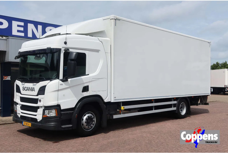 Scania P250 4x2 Geïsoleerde Bakwagen + Dhollandia klep 2000 kg + slaapcabine - شاحنة مقفلة: صورة 1 Scania P250 4x2 Geïsoleerde Bakwagen + Dhollandia klep 2000 kg + slaapcabine - شاحنة مقفلة: صورة 1