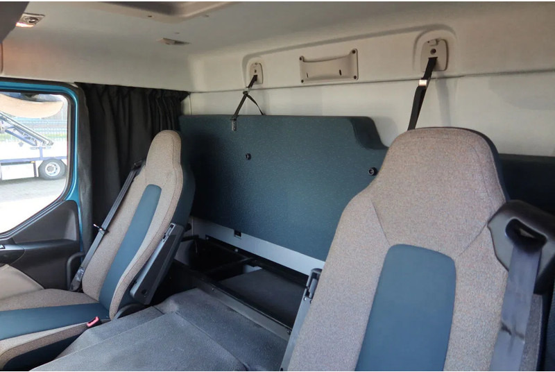 Volvo FE 250 Bakwagen + Dhollandia klep 2500 KG. 49.000 KM!! - شاحنة مقفلة: صورة 5 Volvo FE 250 Bakwagen + Dhollandia klep 2500 KG. 49.000 KM!! - شاحنة مقفلة: صورة 5