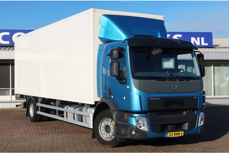 Volvo FE 250 Bakwagen + Dhollandia klep 2500 KG. 49.000 KM!! - شاحنة مقفلة: صورة 2 Volvo FE 250 Bakwagen + Dhollandia klep 2500 KG. 49.000 KM!! - شاحنة مقفلة: صورة 2