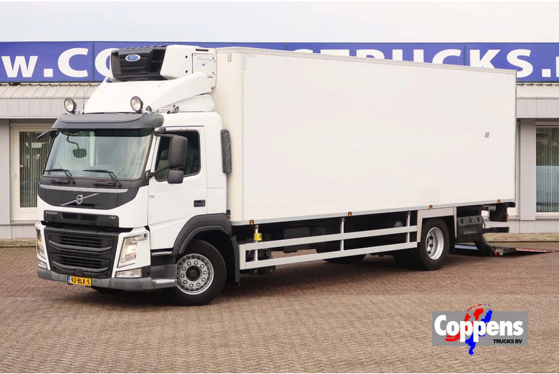 Volvo FM 330 4x2 Koel/Vries Carrier Supra 380 + Klep Dhollandia 2500 kg - شاحنة الفريزر: صورة 1 Volvo FM 330 4x2 Koel/Vries Carrier Supra 380 + Klep Dhollandia 2500 kg - شاحنة الفريزر: صورة 1