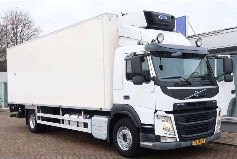 Volvo FM 330 4x2 Koel/Vries Carrier Supra 380 + Klep Dhollandia 2500 kg - شاحنة الفريزر: صورة 2 Volvo FM 330 4x2 Koel/Vries Carrier Supra 380 + Klep Dhollandia 2500 kg - شاحنة الفريزر: صورة 2