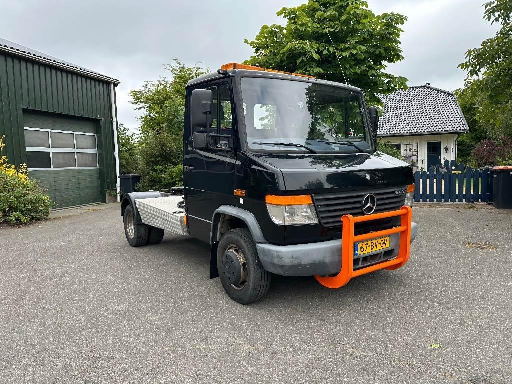 Mercedes-Benz 614 Veldhuizen BE combi combinatie 12 ton trek - شاحنة جرار صغيرة: صورة 1 Mercedes-Benz 614 Veldhuizen BE combi combinatie 12 ton trek - شاحنة جرار صغيرة: صورة 1