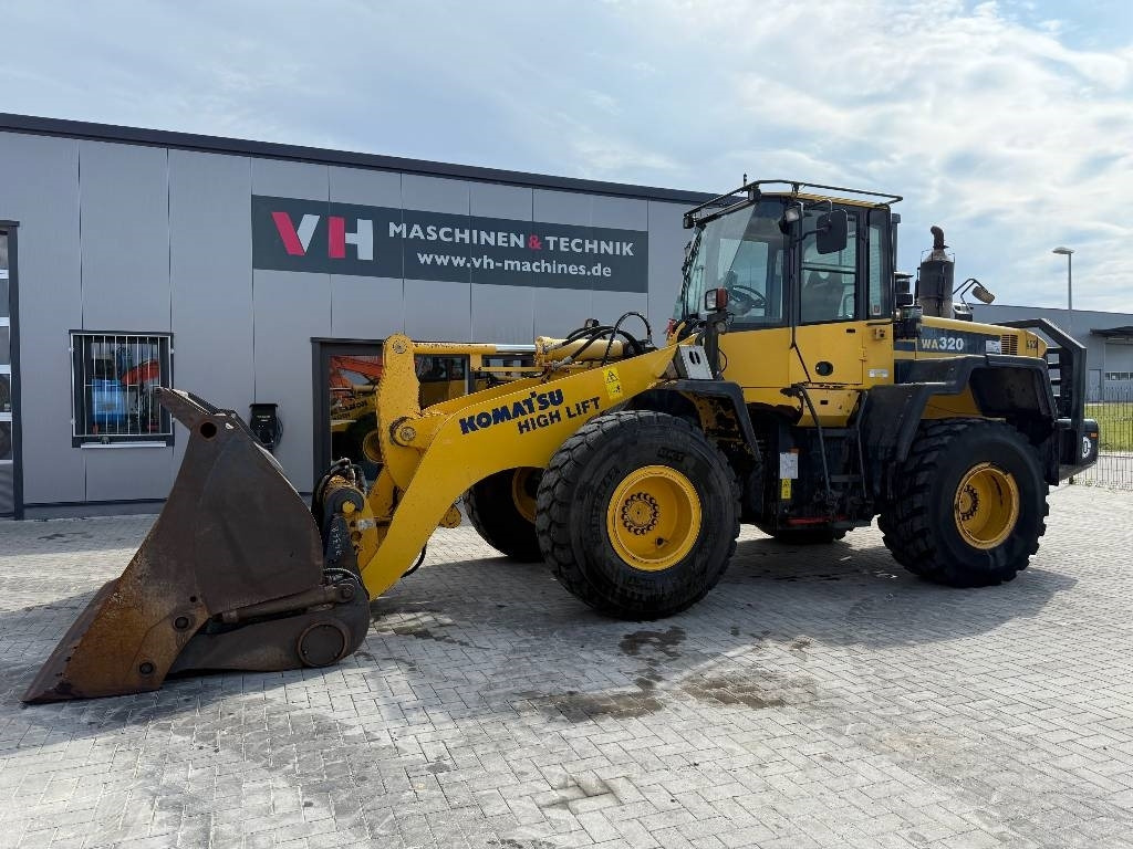 Komatsu WA 320-6 - اللودر بعجل: صورة 1 Komatsu WA 320-6 - اللودر بعجل: صورة 1