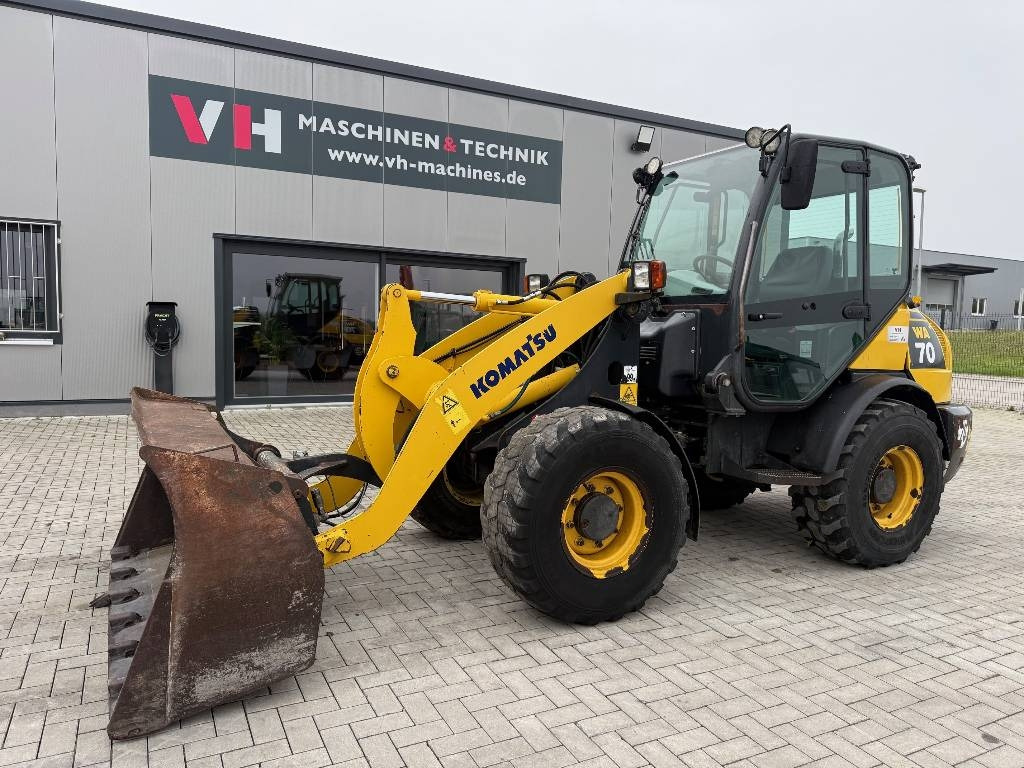 Komatsu WA 70-5 - اللودر بعجل: صورة 1 Komatsu WA 70-5 - اللودر بعجل: صورة 1