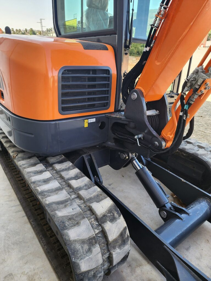 DOOSAN DX63R-3 - حفارة مُصَّغرة: صورة 5 DOOSAN DX63R-3 - حفارة مُصَّغرة: صورة 5
