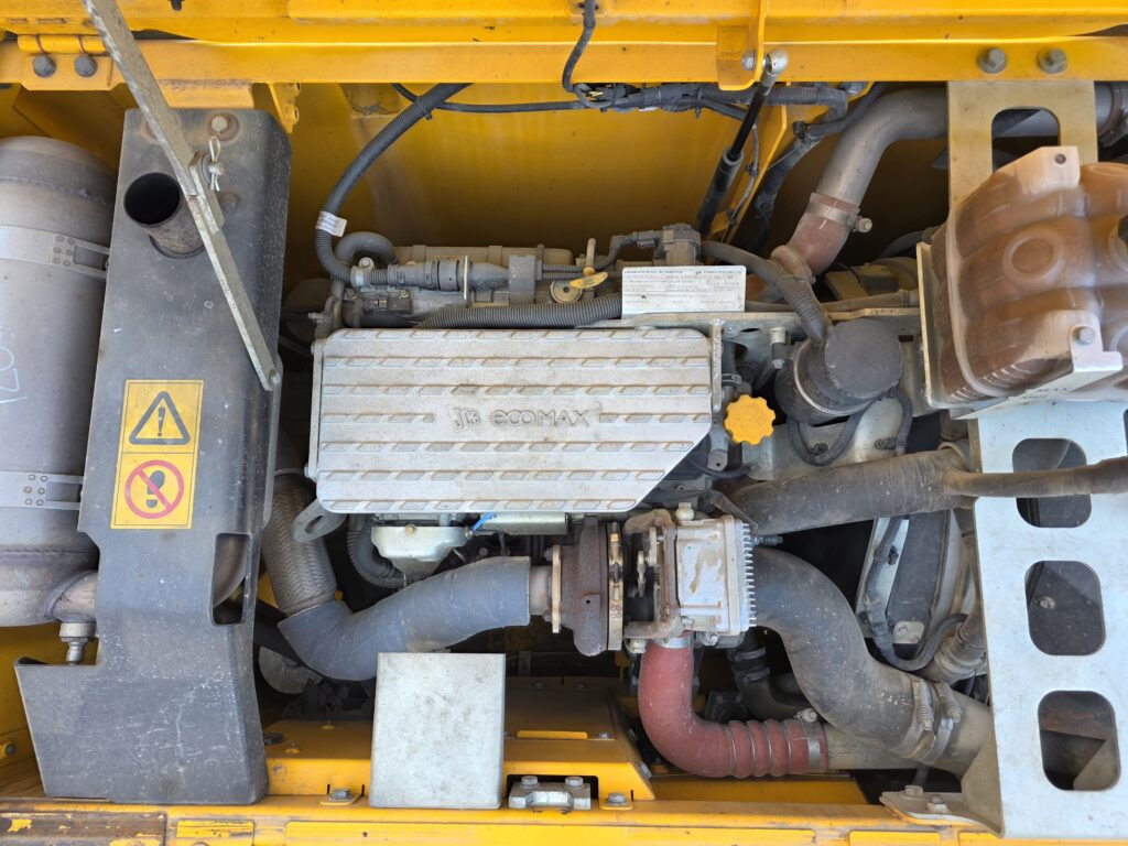 حفار زحاف JCB 220X L4F: صورة 6