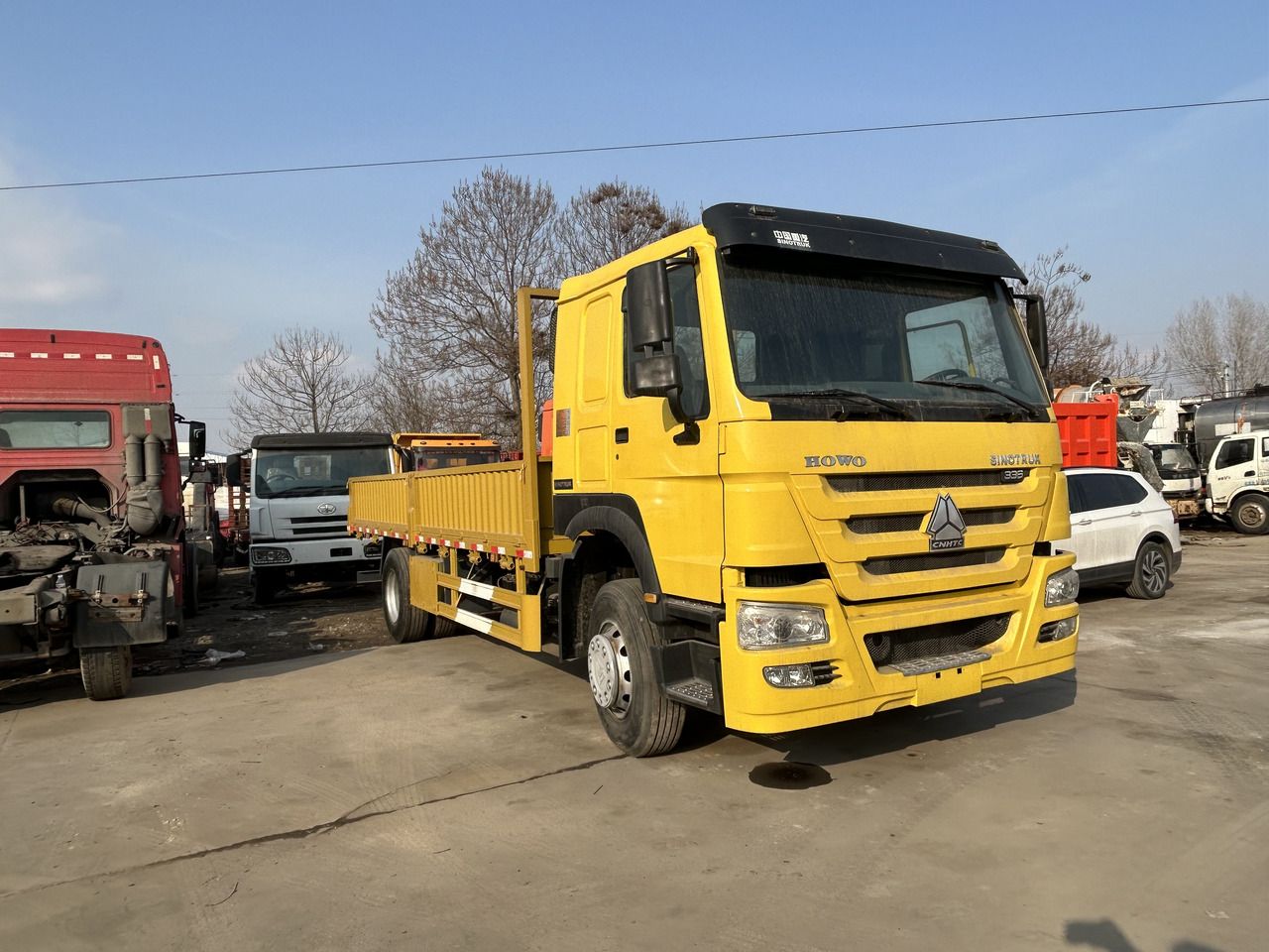 4X2 HOWO 336HP/371HP/375HP/420HP - شاحنة مقفلة: صورة 1 4X2 HOWO 336HP/371HP/375HP/420HP - شاحنة مقفلة: صورة 1