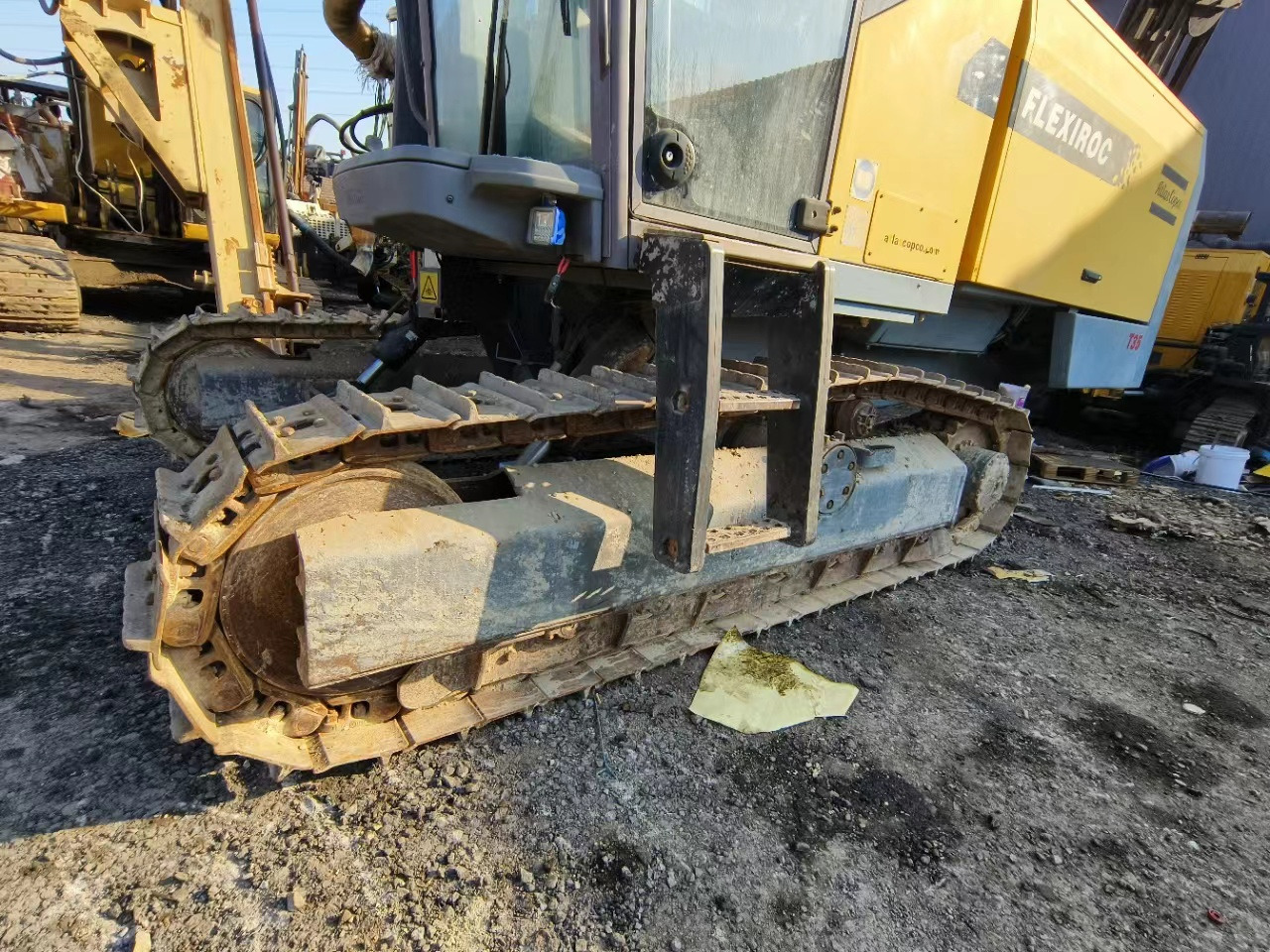 ATLAS COPCO EPIROC FLEXIROC T35 - برج الحفر: صورة 2 ATLAS COPCO EPIROC FLEXIROC T35 - برج الحفر: صورة 2