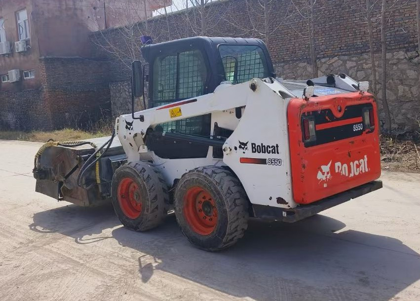 BOBCAT S550 - شيول صغير: صورة 1 BOBCAT S550 - شيول صغير: صورة 1