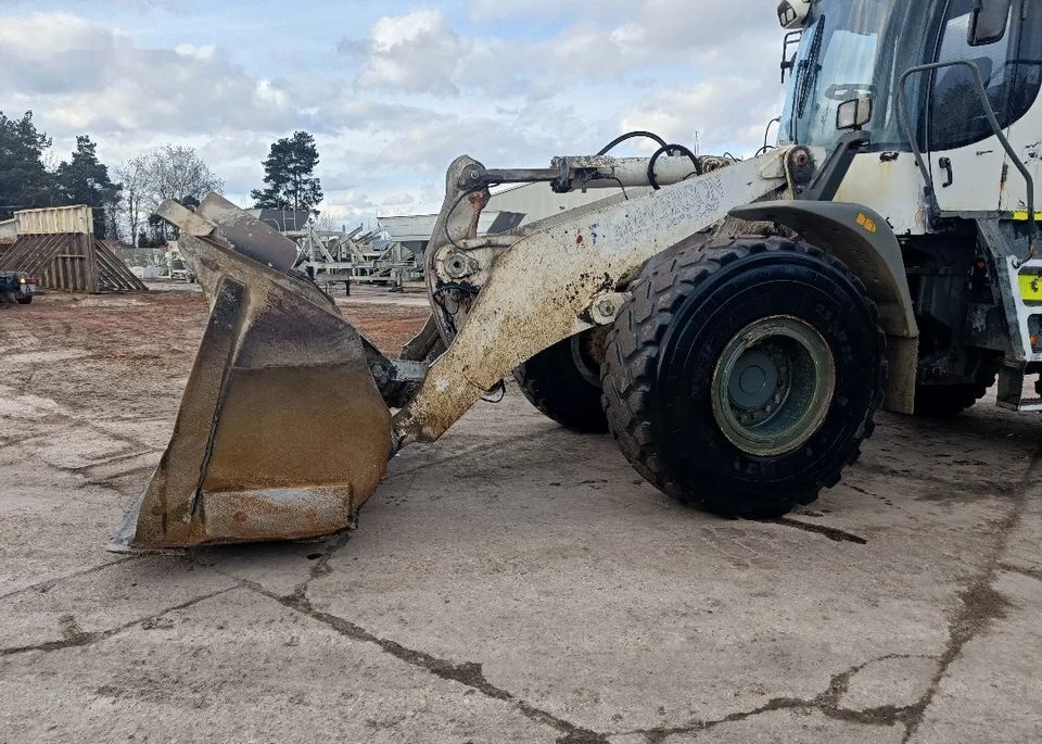 Liebherr L550 2plus2 długi wysięgnik wysypu - اللودر بعجل: صورة 5 Liebherr L550 2plus2 długi wysięgnik wysypu - اللودر بعجل: صورة 5