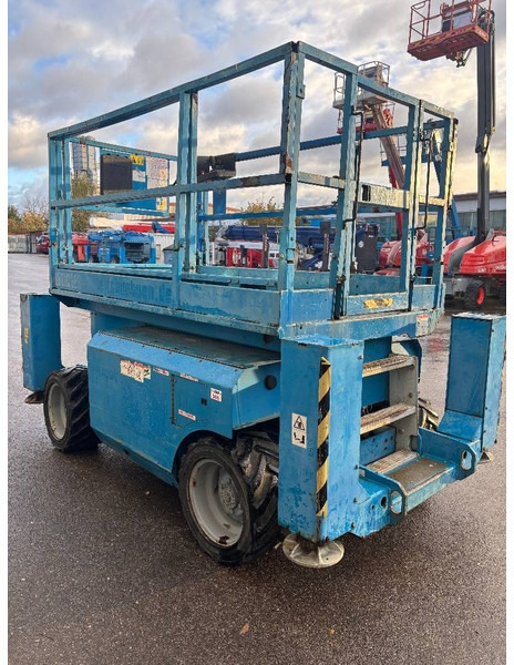 Genie GS 2668 RT 10m Diesel Scherenarbeitsbühne - رافعة هيدروليكية مقصية: صورة 5 Genie GS 2668 RT 10m Diesel Scherenarbeitsbühne - رافعة هيدروليكية مقصية: صورة 5