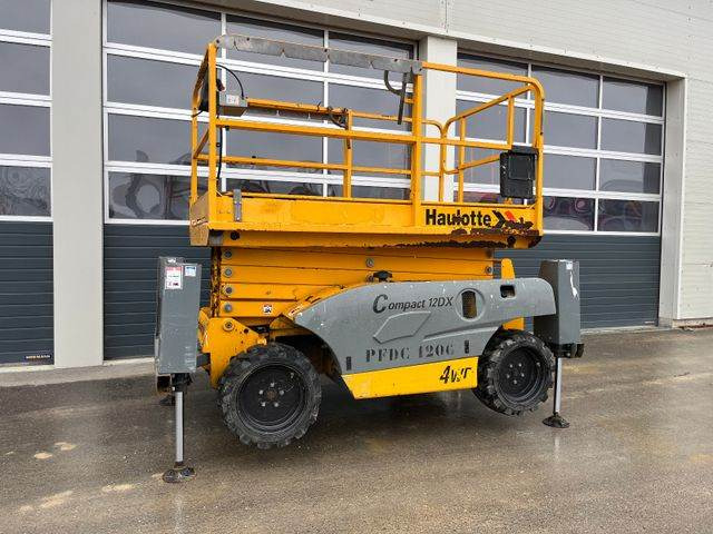 Haulotte Compact 12DX 12m Diesel Scherenarbeitsbühne 4x4 - رافعة هيدروليكية مقصية: صورة 4 Haulotte Compact 12DX 12m Diesel Scherenarbeitsbühne 4x4 - رافعة هيدروليكية مقصية: صورة 4