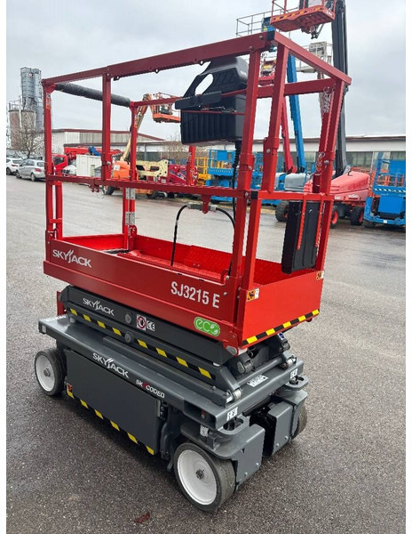 Skyjack SJ 3215 E - 6,44m Elektro Scherenarbeitsbühne - رافعة هيدروليكية مقصية: صورة 5 Skyjack SJ 3215 E - 6,44m Elektro Scherenarbeitsbühne - رافعة هيدروليكية مقصية: صورة 5