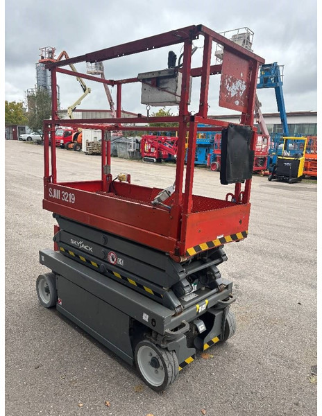 Skyjack SJ 3219 7,80m Scherenarbeitsbühne - رافعة هيدروليكية مقصية: صورة 5 Skyjack SJ 3219 7,80m Scherenarbeitsbühne - رافعة هيدروليكية مقصية: صورة 5