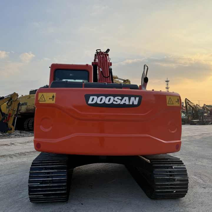 14 Ton Original Korea Used Doosan DX140LC-9c DX 140 150 225 300 Hydraulic Crawler Excavators in Good Condition Doosan140 - حفارة: صورة 4 14 Ton Original Korea Used Doosan DX140LC-9c DX 140 150 225 300 Hydraulic Crawler Excavators in Good Condition Doosan140 - حفارة: صورة 4