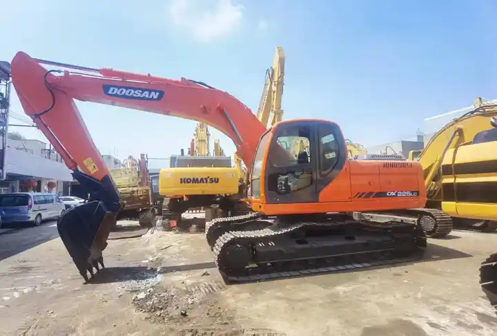 22tons Used Excavator Doosan DX225 In Good Condition Used Original doosan 225 excavator - حفار زحاف: صورة 3 22tons Used Excavator Doosan DX225 In Good Condition Used Original doosan 225 excavator - حفار زحاف: صورة 3