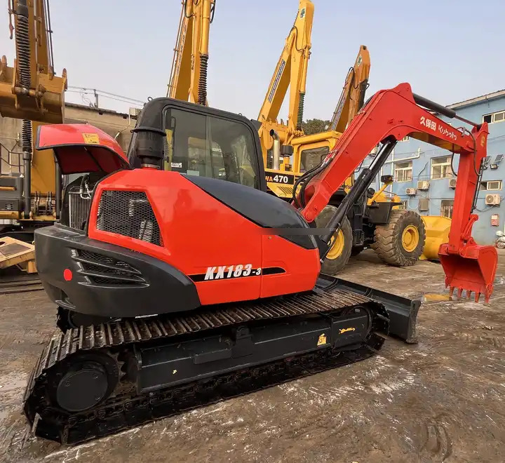 8 tons Used Excavator KUBOTA KX183-3 in good condition for sale - حفار زحاف: صورة 1 8 tons Used Excavator KUBOTA KX183-3 in good condition for sale - حفار زحاف: صورة 1
