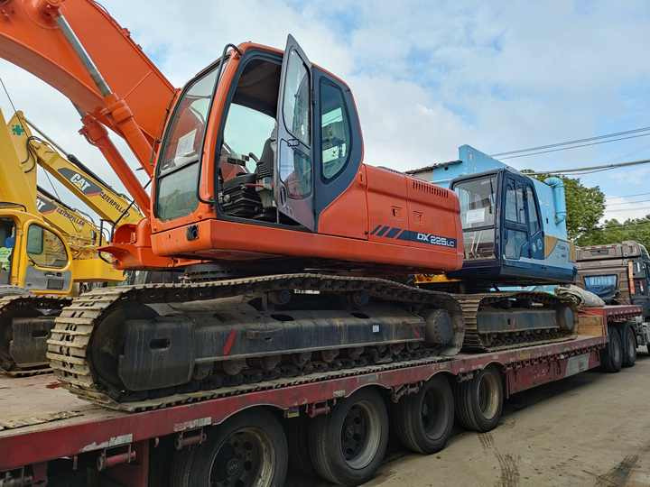 Awesome Performance Korea Imported Small Scale Used Doosan Dh60 Dh55 Dh150 Dx60 Dx225 Excavator in China - حفار زحاف: صورة 2 Awesome Performance Korea Imported Small Scale Used Doosan Dh60 Dh55 Dh150 Dx60 Dx225 Excavator in China - حفار زحاف: صورة 2