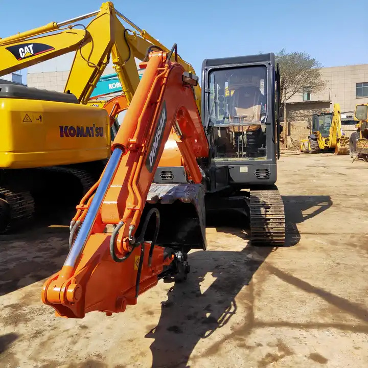Awesome Performance Korea Imported Small Scale Used Doosan Dh60 Excavator in Shanghai - حفار زحاف: صورة 3 Awesome Performance Korea Imported Small Scale Used Doosan Dh60 Excavator in Shanghai - حفار زحاف: صورة 3