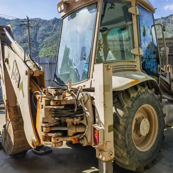 Backhoe loader JCB 3CX 4*4 tlb loader UKmade, used cheap JCB 3CX retro loader and digger - جرافة حفار: صورة 1 Backhoe loader JCB 3CX 4*4 tlb loader UKmade, used cheap JCB 3CX retro loader and digger - جرافة حفار: صورة 1