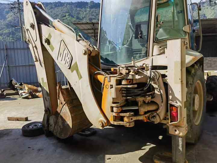 Backhoe loader JCB 3CX 4*4 tlb loader UKmade, used cheap JCB 3CX retro loader and digger - جرافة حفار: صورة 2 Backhoe loader JCB 3CX 4*4 tlb loader UKmade, used cheap JCB 3CX retro loader and digger - جرافة حفار: صورة 2
