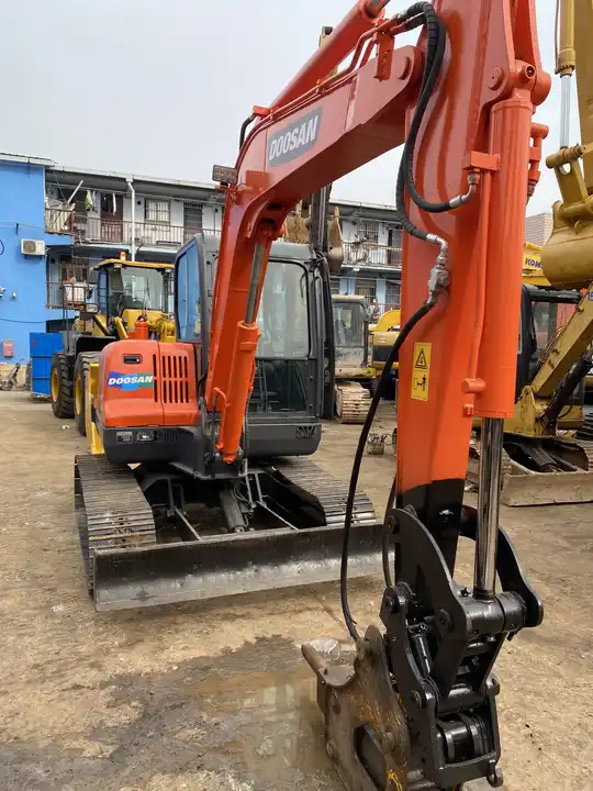 Best Price For 6t Mini Excavator,Small Excavating Machine Korea Doosan Used Excavators Doosan Dx60 For Sale In Shanghai - حفار زحاف: صورة 5 Best Price For 6t Mini Excavator,Small Excavating Machine Korea Doosan Used Excavators Doosan Dx60 For Sale In Shanghai - حفار زحاف: صورة 5