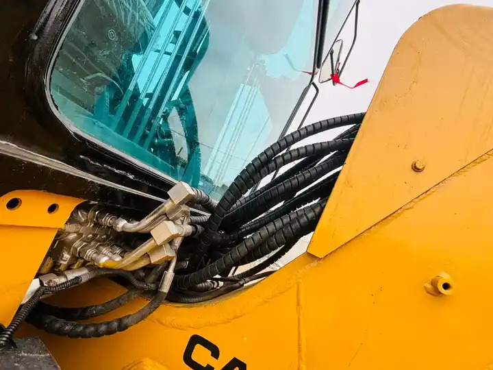 Caterpillar Used Cat Motor Grader 140h With Original Japan Cat Engine For Sale In Shanghai - ممهدة: صورة 5 Caterpillar Used Cat Motor Grader 140h With Original Japan Cat Engine For Sale In Shanghai - ممهدة: صورة 5