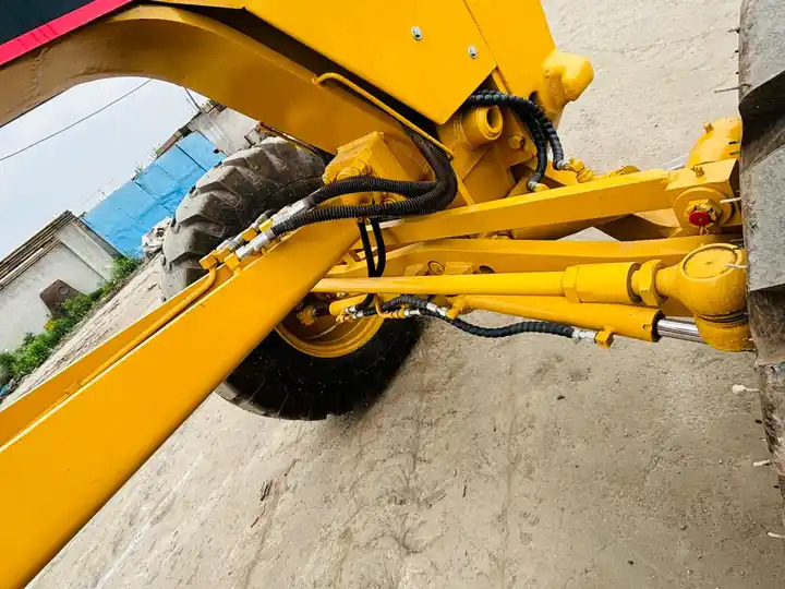 Caterpillar Used Cat Motor Grader 140h With Original Japan Cat Engine For Sale In Shanghai - ممهدة: صورة 2 Caterpillar Used Cat Motor Grader 140h With Original Japan Cat Engine For Sale In Shanghai - ممهدة: صورة 2