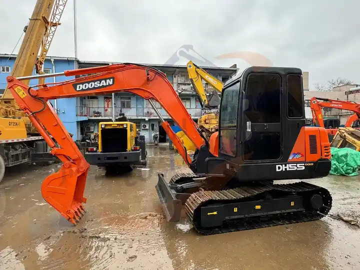 Cheap used mini excavator machine Crawler DH55 Factory sale used excavator used machinery doosan DH55 Used mini excavator - حفارة: صورة 3 Cheap used mini excavator machine Crawler DH55 Factory sale used excavator used machinery doosan DH55 Used mini excavator - حفارة: صورة 3