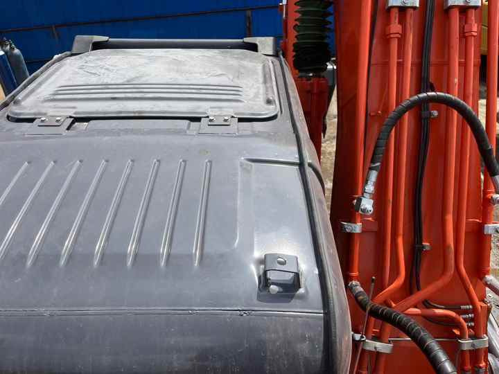 Digger Micro Crawler Excavator Used Hitachi ZX200 Crawler Excavator Hot Sale In Stock, Hitachi Excavators - حفار زحاف: صورة 5 Digger Micro Crawler Excavator Used Hitachi ZX200 Crawler Excavator Hot Sale In Stock, Hitachi Excavators - حفار زحاف: صورة 5