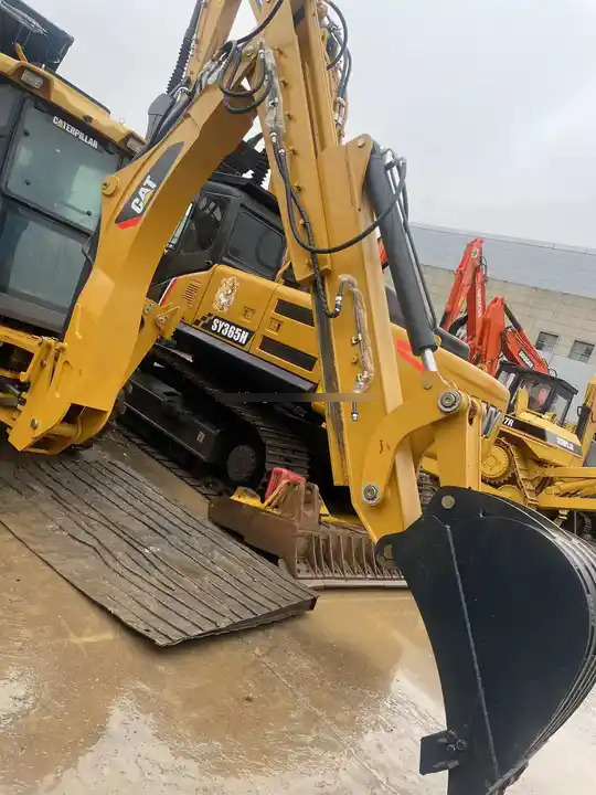 HT636 Mini Tractor with Front End Loader and Backhoe Efficient Cat 420F2 Backhoe Loader Weichai Engine New Condition - جرافة حفار: صورة 5 HT636 Mini Tractor with Front End Loader and Backhoe Efficient Cat 420F2 Backhoe Loader Weichai Engine New Condition - جرافة حفار: صورة 5