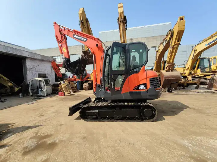 High Quality Hot Sale Used 6t Mini Excavator Original Korea Doosan Used Excavators Doosan Dx60 With Good Performance - حفار زحاف: صورة 3 High Quality Hot Sale Used 6t Mini Excavator Original Korea Doosan Used Excavators Doosan Dx60 With Good Performance - حفار زحاف: صورة 3