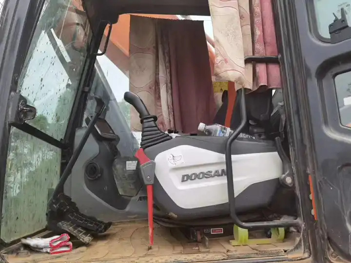High Quality Second Hand Doosan Dx420 Excavator,Efficient,Energy-saving,And Suitable For Crushing Used Hand Excavators - حفار زحاف: صورة 4 High Quality Second Hand Doosan Dx420 Excavator,Efficient,Energy-saving,And Suitable For Crushing Used Hand Excavators - حفار زحاف: صورة 4