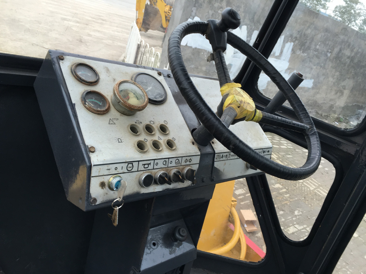 High Quality Used 15 Ton Vibratory Road Roller Dynapac Ca30d Single-drum Soil Compactor Cummins Engine In Shanghai - مدحلة اسفلت: صورة 3 High Quality Used 15 Ton Vibratory Road Roller Dynapac Ca30d Single-drum Soil Compactor Cummins Engine In Shanghai - مدحلة اسفلت: صورة 3