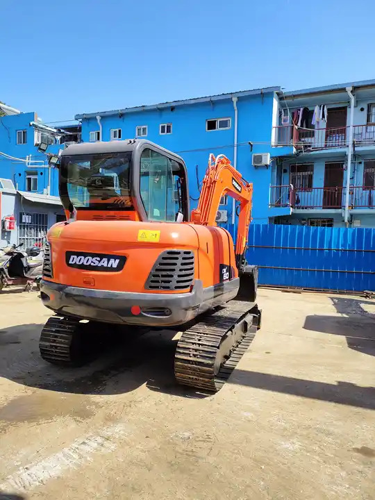 High Quality and Low price Used Doosan Dx60 Wheeled Excavator In Good Condition 6-ton Mini 6t Excavator for sale - حفار زحاف: صورة 3 High Quality and Low price Used Doosan Dx60 Wheeled Excavator In Good Condition 6-ton Mini 6t Excavator for sale - حفار زحاف: صورة 3