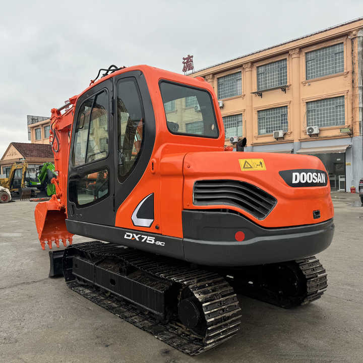 Hot Sale Used Doosan DX75-9C Excavator Doosan 7.5 Ton Crawler Digger Original Equipment - حفار زحاف: صورة 1 Hot Sale Used Doosan DX75-9C Excavator Doosan 7.5 Ton Crawler Digger Original Equipment - حفار زحاف: صورة 1