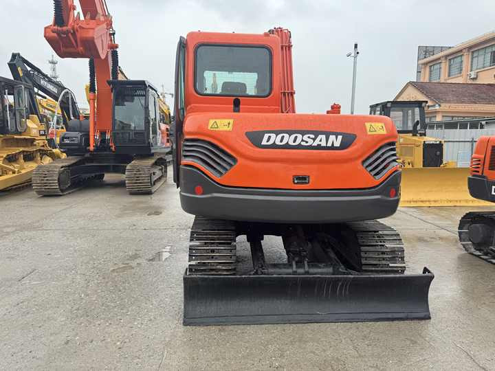 Hot Sale Used Doosan DX75-9C Excavator Doosan 7.5 Ton Crawler Digger Original Equipment - حفار زحاف: صورة 3 Hot Sale Used Doosan DX75-9C Excavator Doosan 7.5 Ton Crawler Digger Original Equipment - حفار زحاف: صورة 3