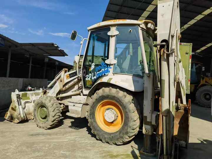 Hot sale Backhoe loader JCB 3CX 4*4 tlb loader UKmade, used cheap JCB 3CX retro loader and digger in good condition - جرافة حفار: صورة 5 Hot sale Backhoe loader JCB 3CX 4*4 tlb loader UKmade, used cheap JCB 3CX retro loader and digger in good condition - جرافة حفار: صورة 5