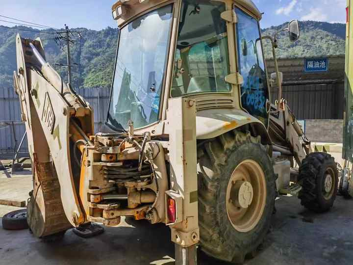 Hot sale Backhoe loader JCB 3CX 4*4 tlb loader UKmade, used cheap JCB 3CX retro loader and digger - جرافة حفار: صورة 2 Hot sale Backhoe loader JCB 3CX 4*4 tlb loader UKmade, used cheap JCB 3CX retro loader and digger - جرافة حفار: صورة 2